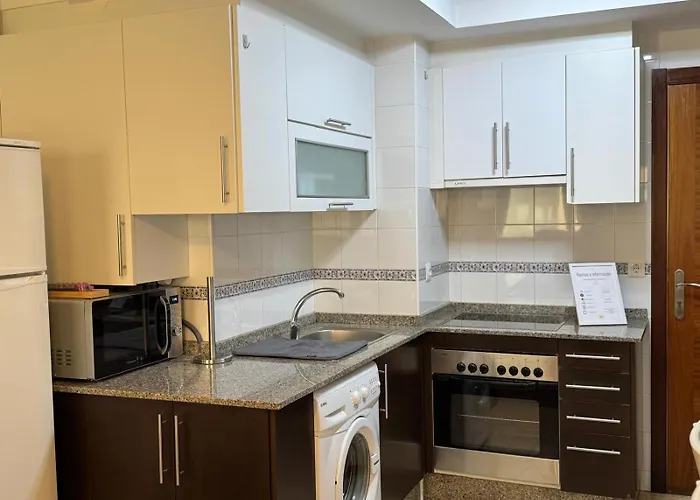 Rei Tuzaro アパート ミヤドイロ